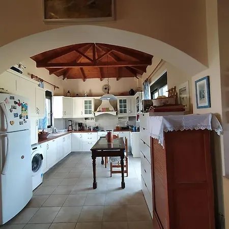 Loft With Amazing View Daire Kalamata